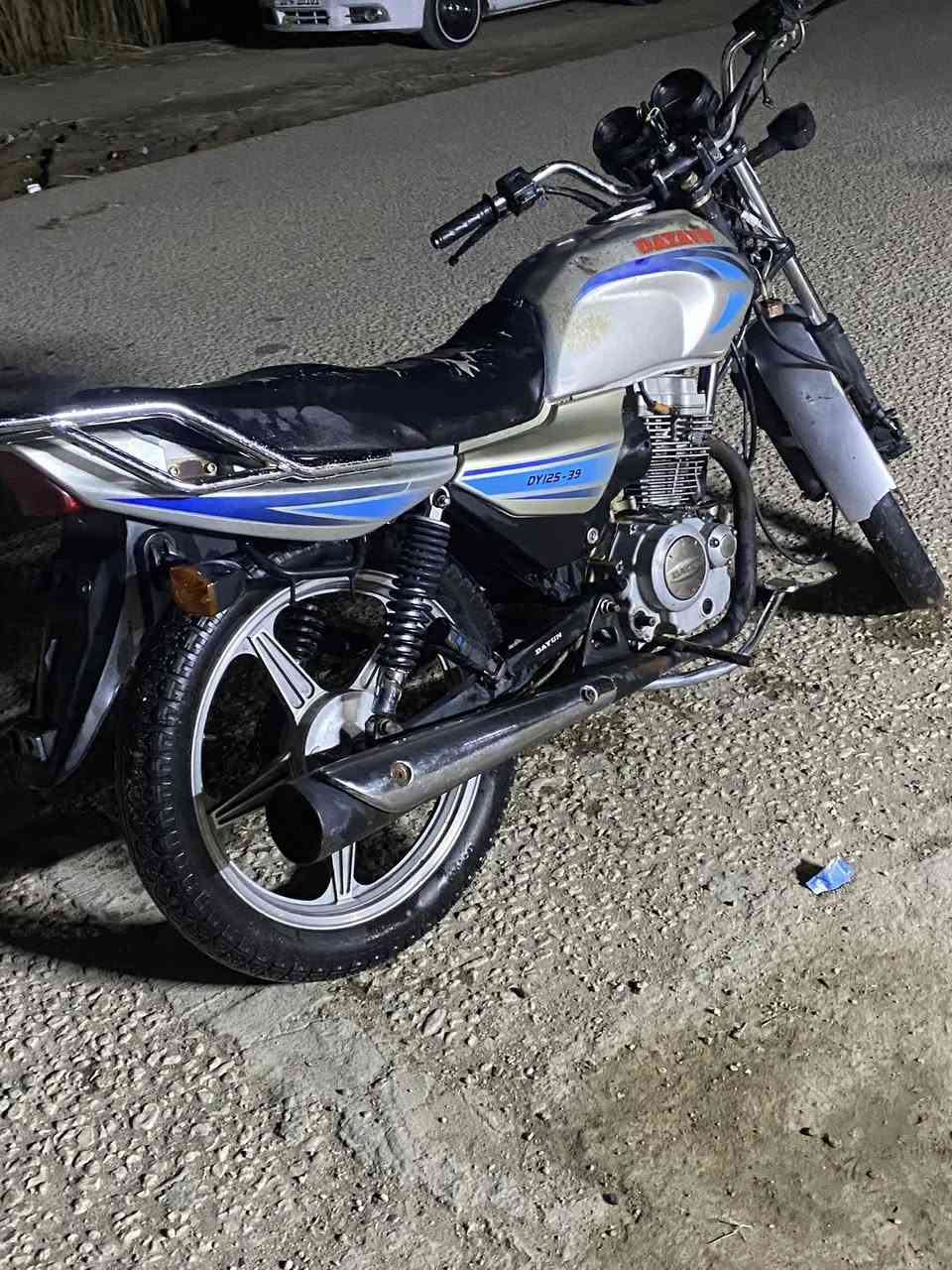 سلام عليكم دايوان عضم للبيع موديل٢٢سعر ٥٥٠مكاني بابل قبل سيطرة الآثار  مقابل كوين بارك نضيفه وخير من الله شلعه ومعدل ***********
