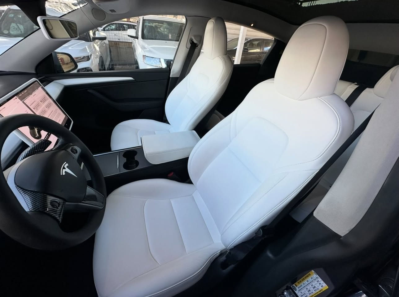 السلام عليكم للبيع او مراوس ب اقل منها  تيسلا مودل y موديل 2023. تك ماطور استاندر رقم بغداد بسمي  ماشيه 18 آلف مايل وقابله للزياده حادثها بنيد وجاملغ خلفي فقط داخل ابيض ملكي السياره استخدام شخصي وعليها كت كامل كاربون فايبر كامله ومابيها اي نقص صور الحادث على الخاص 
السعر 190$ وبيها مجال 
*********** اتصال 
*********** واتساب
