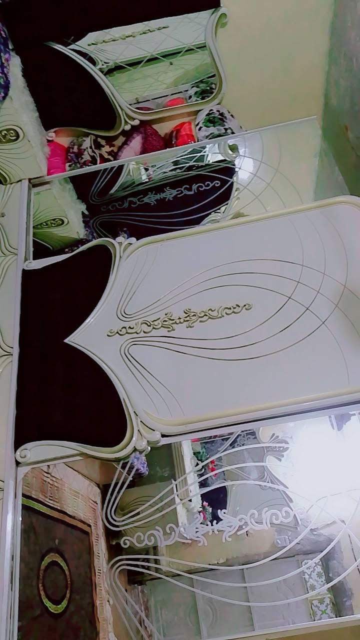 غرفه نوم تركيا البيع سعرها 450 الف بيها مجال ‏‪***********‬‏
وافق ادمن حبي
