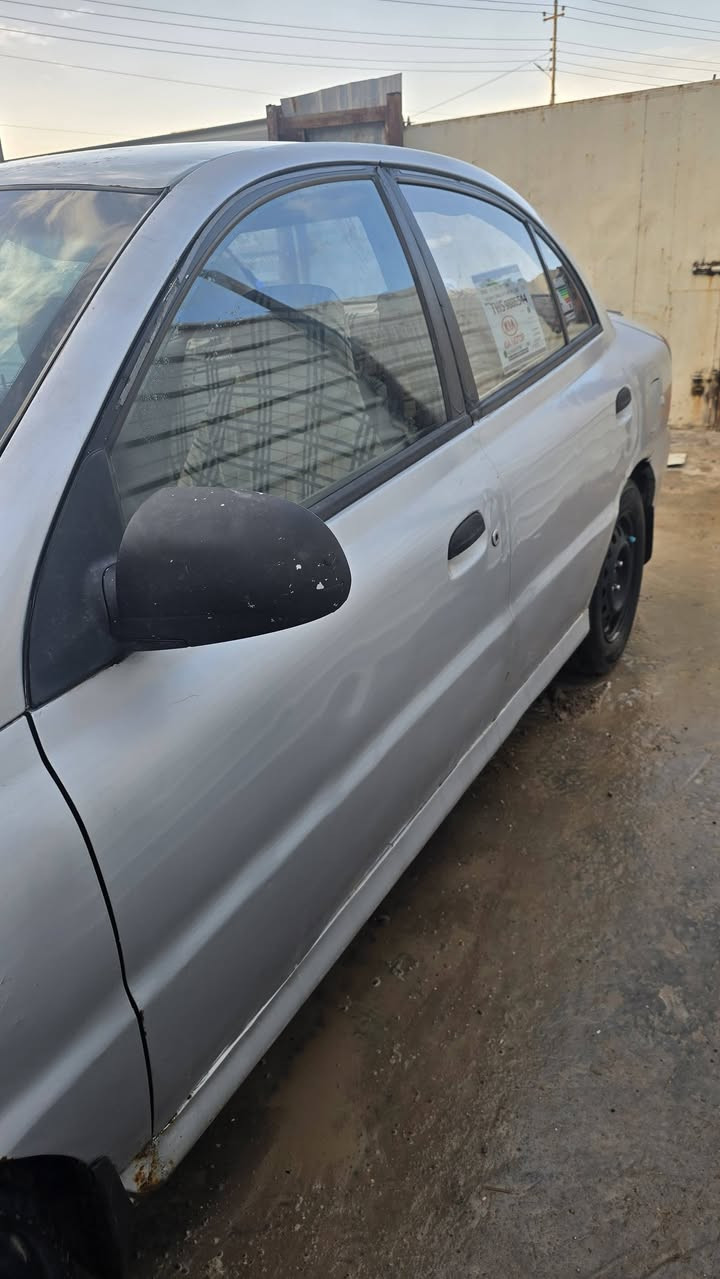 ريو 2003 سعر 40ورقة
السلام عليكم

كيا ريو للبيع 2003 خليجي كير اوتو. 

محرك 1600 لا تنقيص ولا تبخير وناعم كلش 

 باتري جديد ٢٠٢٦ راديتر ماينفص ولاقطرة اديرة مي زيتي تقريبا كل سنة اغيره.

سنتر لك و جنطة كهرباء 

بطل و راديتر التبريد جدد ٢٠٢٥

 مصبوغة حزام ولي يشتري موديلات قديمة واربعينات أكيد ميهتم لسالفة الصبغ بس هاي أمانة.

شرط تحويل رقم بغداد مشروع وطني باسمي سنوية 2028

سعر السيارة ٤٠ وبيها مجال وحاضرين

مكان سيارة بغداد ابو غريب 

بيها نواقص  : 

× شمسيات نقص وحدة 

× جراد خفيف بالقمارة مال بوليش

× دبة المي مال الماسحات مبدلها 

×غاز التبريد

×قبغ علبة الفيوزات شاد تجاري فقط القبغ 

------ الملحقات-------

¤ سبير 🛞

¤ جك +ويل سبانة

¤علبة كلبسات داخلية ١٥٠ كلبس تقريبا

¤علبة شرنكات حراري

¤ جنطة لقم عدد ١٢

¤ جنطة مع عدة لقم و درنفيسات 

¤ فيت بم احتياط + يدة داخلية +ماطور  زراكات احتياط 

 للتواصل *********** ونسال الله التوفيق والبركة
