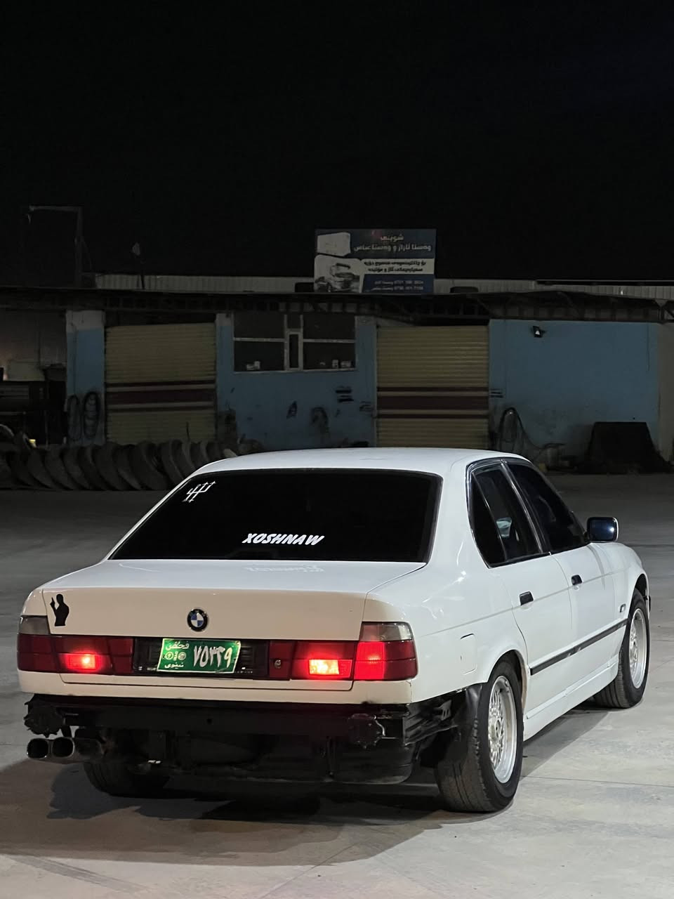 Bmw 525
مؤديل 1992
ئارم پلاستيك سلئماني ئارمو ئه وليات به شه رت 
پئش گه وره 
لايت ئه لقه 
چركه ي تيا نيه ده عامي لؤ ده عامي به شه رت 
ته بريد له سه ر سويچ 
بئ ده عمو لئدران 
موسو براوه به شه رت
يه ك نوقساني نيه 
تازه بني داگيراوه 
گئرو مه مينه به شه رت هه لميشي نيه 
سعر 43 معامه له كي برايانه 
فايبه ر واتص ئاپ ***********
گؤرينه وه ش ئه كه م به شتئك به دلم بئ به هه قي خؤي ته نها Bmw
