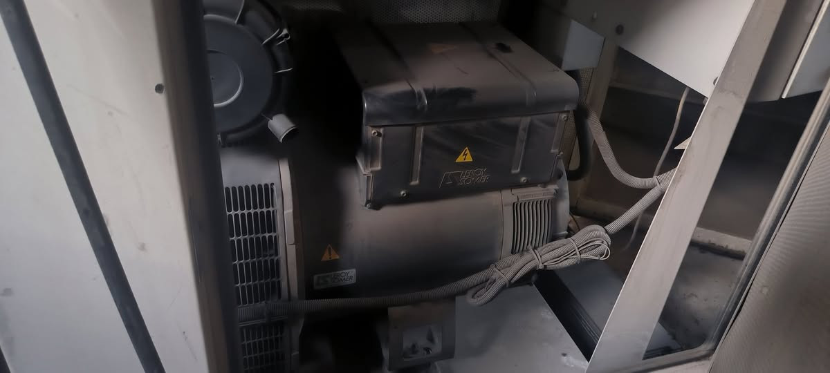 مولدة جبيلي بروس JP135 بيركنز إنكليزي، 135KVA، سوبر كاتم، توليد لوري سومر فرنسي، ساعات العمل فقط 189 ساعة، شبه جديدة، الموقع السعدون. للاتصال *********** السعر النهائي 13 الف دولار
