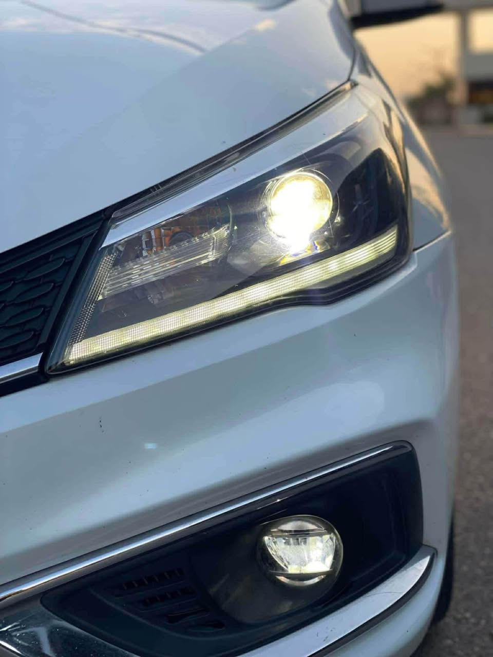 سازوكي سياز  صناعه ياباني 
وارد خليجي 😘😘😘
 رقم سليمانية موجودة باربيل 
سياره مناقصه اي شي 
 
موديل 2023🌹🌹
مليانه مواصفات سياره 😱😱

اربع بصمات 
دخول ذكي للبيبان 2
تشغيل بصمه 
جنطه بصمه 

تحكيم ستيرن جهتين 
كروز سرعه
بلوتوث  
كشنات جلد 
دواخل بيجي 
صاج دشبول 
كامره خلفيه بلمرايه 
قطعتين تبريد 
مري شفط كهربائي 
اشاير بلمري 
مري عاكس الضوء 
لد امامي 
كلوب ضباب 
بلوجكتر زنون بلاد 
لايت زنون بلاد 
ويل كب كروم 
خمسه ويل كب
يدات نيكل 
شباك كروم 
مانع انزلاغ 
حجم محرك 1500 ياباني 
حجم الويل 16 
دبل ايرباك 
بريك ABS
حساس تاير
سعر نقد  ١١٩ )
للتواصل ‭0772 277 1706‬ أربيل, العراق
