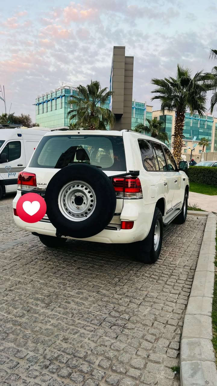 سلام عليكم
لاندكروز 2015 للبيع
فول گير عادي عدا الفتحة
بصمة 
ثلاجة
3 قطع تبريد
مري شفط
حساس امامي خلفي
كامرة خلفي
دبل سبير
دبل تانكي 
دبل باتري
السيارة محدثة 2021 داخل وخارج 
صبغ حزام بدون دواخل بدون شاصي بدون ايرباك
كير محرك مكفولات جديد
السيارة جاهزة من كلشي مابيها نقص 
السعر 335$ وبيها مجال

***********
