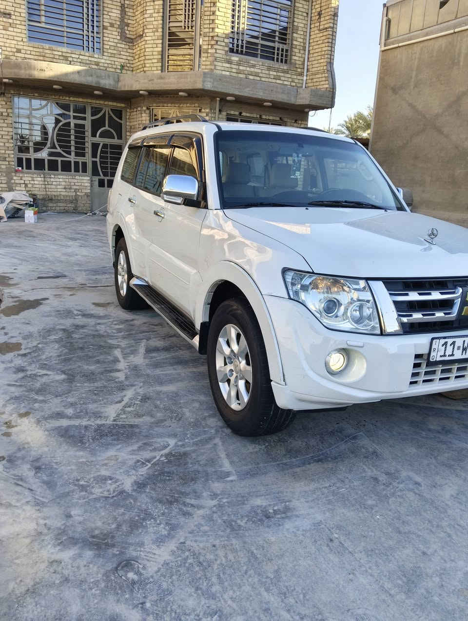 السلام عليكم للاستفسار *********** للبيع باجيرو 2014 حبتور فول موصفات معروفه موصفات الحبتور رقم بغداد باسمي مكفوله من الضربة والصبغ بيها بارد فقط بجاملغ الامامي كير مكينه حداديه كله جديد
