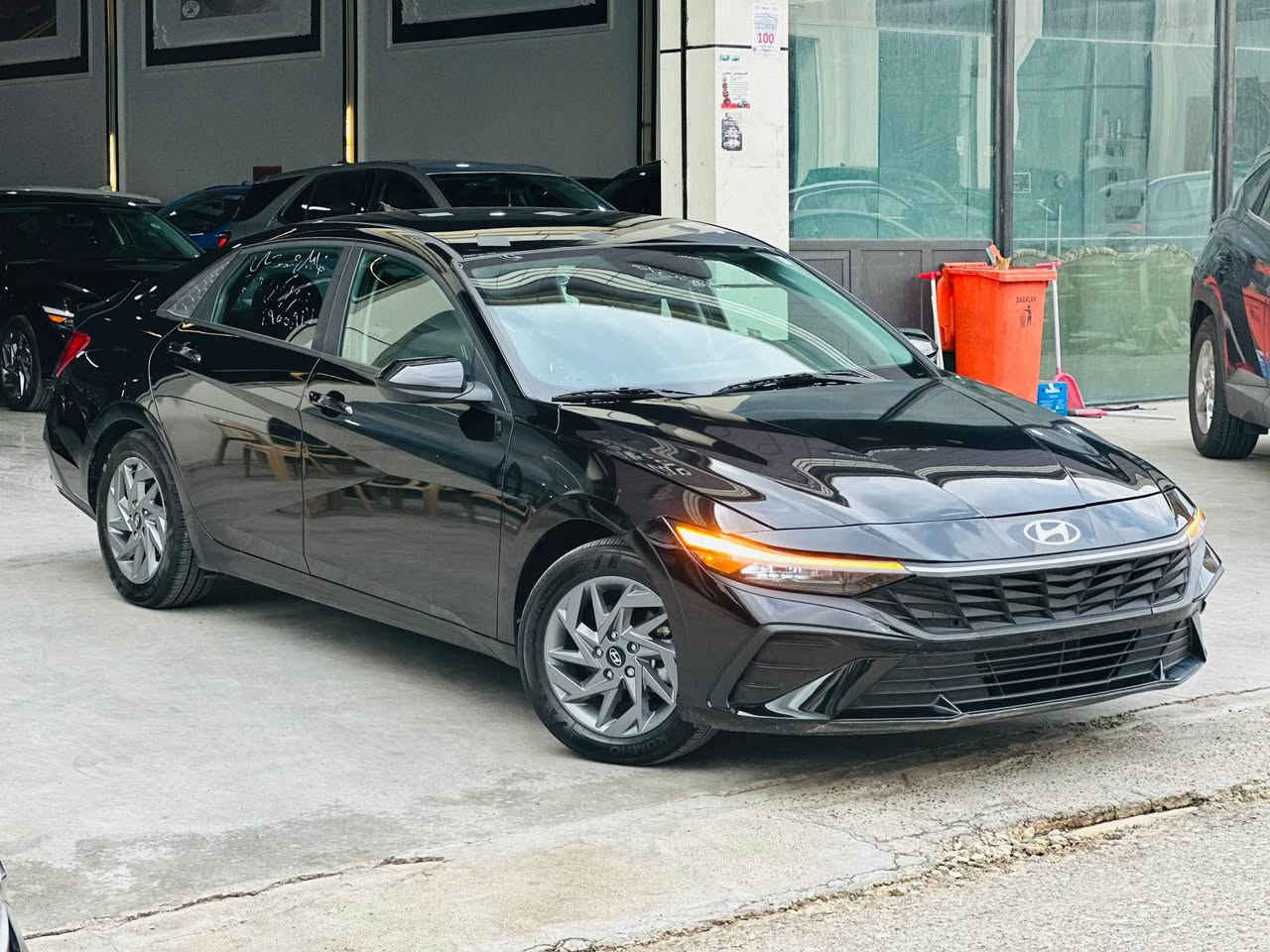 HYUNDAI ELANTRA SEL
هوندا النترا
موديل 2024 
ماشي 13  ألف 
الضرر- ( بدون صبغ  ) 
بدون ايرباك (ماطاك)
السعر 149 ورقه بدون رقم
موصفات  
بصمه 
تشغيل عن بعد 
شاشة ايباد متصل 
ويل كروم 
لايت زينو
رادار امامي 
رادار خلفي 
رادار جانبي 
كاميرا 
تحكم ستيرن
بي بعد اهواي موصفات 
العنوان اربيل - معرض اربيل كارس
☎️*********** أربيل, العراق
