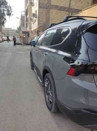 للبيع سنتافي ٢٠٢٣ مرقّم بغداد دولي  ويل كروم  بصمه  فتحه شاشه داخل جلد...