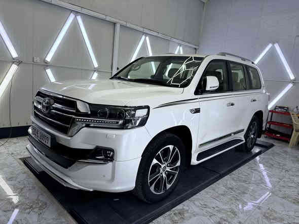 السلام عليكم لاندكروز ٢٠٢٠
ساز (باب اول  ) ماشيه 118  الف جديد + نضيف 
فول موصفات 
فتحه 
بصمه 
كشنات جلد وكهرباء 
دبل ماوس 
باب خلفي كهرباء 
شاشات خلفيه 
شاحن واير ليس
زراك لايت 
ولايت زنون
مري جانبيه قلابه
دشبول لكزز
تشغيل عن بعد 
سياره مكفوله كفاله عامه لا صبغ لا تبديل شرط بيها فقط بارد BED ع كد اصبعين اثر شخط بسيط ومكحل في الجاملخ الخلفي 

السعر   540$ وبيها مجال للشراي 

للتصال  ***********
العنوان بغداد ( العامريه )
