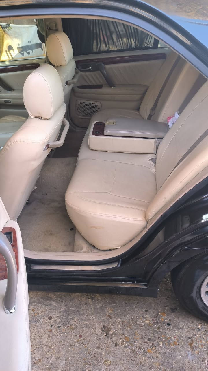 السلام عليكم للبيع
كراون ملكه 
السياره مديل 2003
السياره لونين لون اخضر زيتوني واسود
بل سنويه اخضر زيتوني 
دوشمه جديده 
تبريد 
كشنات كهرباء 
3 دكم
برده 
ديفور. الجبير 
 
كهربائيات شغاله 

مكفوله من النقل والكص 
السياره كامله قرصها ومدفوع كمارك وكاله ام الباركود باقي بس عل رقم 
سعرها 95 وبيها مجال 
رقم كركوك 

مكانها النجف الأشرف

***********
