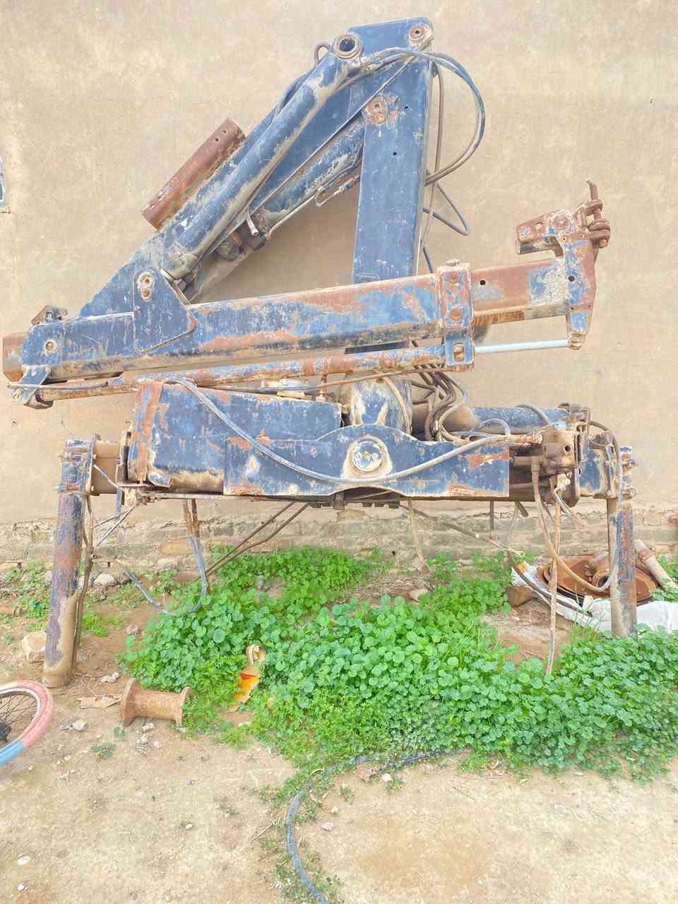 سلام عليكم  كرين للبيع السعر 10وراق مكلف بنشر
***********
