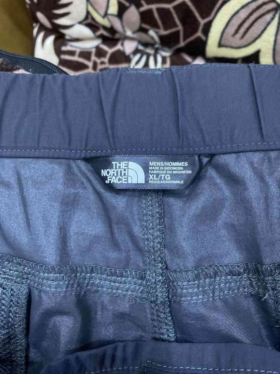 The north face
قطعة اصليية 
اورجنال
صناعة اندنوسيا 
قياس XL


**إذا كنت صاحب هذا الإعلان وتريد حذفه لأي سبب، رجاءا أرسل رسالة إلى الدعم الفني**