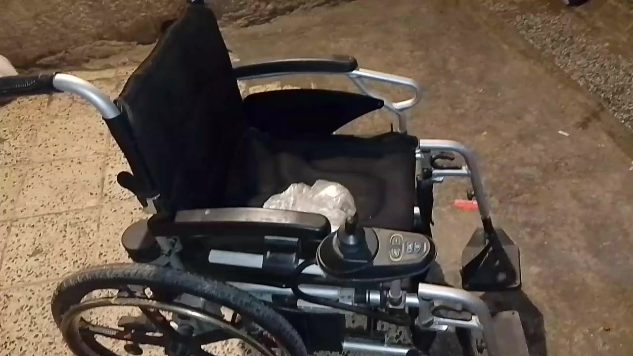 سلام عليكم عربانة  البيع مابيه شاحنة *********** مكان بغداد مدينة الصدر
