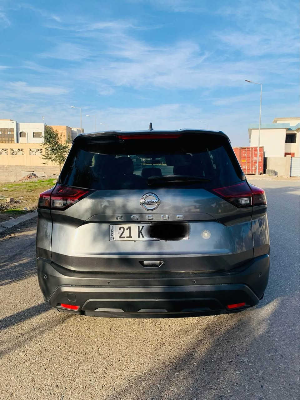 السلام عليكم 
للبيع او مراوس حسب القناعة 
نيسان روج  موديل(2021 )
الشكل الجديد 
مواصفات S
٤ سلندر / محرك ٢٥٠٠ المرغوب 
 رقم سليمانية
ماشية 90 كيلو متر و قابل للزيادة
السيارة نظيفة و جاهزة 
بصمة 
كامرة خلفية دوارة 
تبريد قطعيتن 
تبريد خلفي وامامي
رادار 360 
رادار عدد 3
امامي وخلفي و جانبي يمين و يسار
 نقطة عمياء 
حساسات خلفية 
اوتو بريك خلفي 
اوتو بريك امامي 
قيادة آلية
ويل كب ١٨ 
(داخل لونين  )
شفتات بالستيرن 
الكير اوتوماتيك و عادي  
ثلاثة كير، سبورت و استندر و اقتصادي ( إيكو ) 
استيرن رجاج
لايت زينون
لايت ليد امامي خلفي
تحديد المسار 
تحديد السرعة
مانع انزلاق 
حجر البيئة شركة 

ضررها : حادث خفيف باب خلفي سائق مبدل بلادي وشبر  براس البنيدورأس شاصي معدل شوية .  
السعر 180
الشراي يتصل ويدلل 
مكاني كركوك*********** كركوك, العراق
