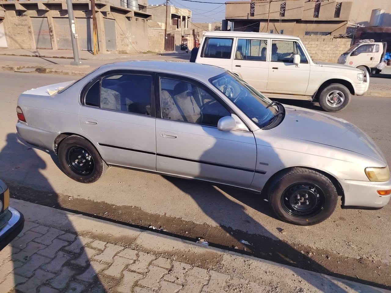 سلام عليكم سياره كورلاه.  رقم كركوك سنويه 27. دفتر بانزين موجود. موديل 95. شرط التحويل. كير ومحرك شغال. تدفئ شغاله تبريد بس غاز. سياره نضيفه لوك.  ع فحص. مصبوغه جماليه 
السعر. 58. وبيه مجال بصيط
الرقم ***********
العنوان كركوك.
