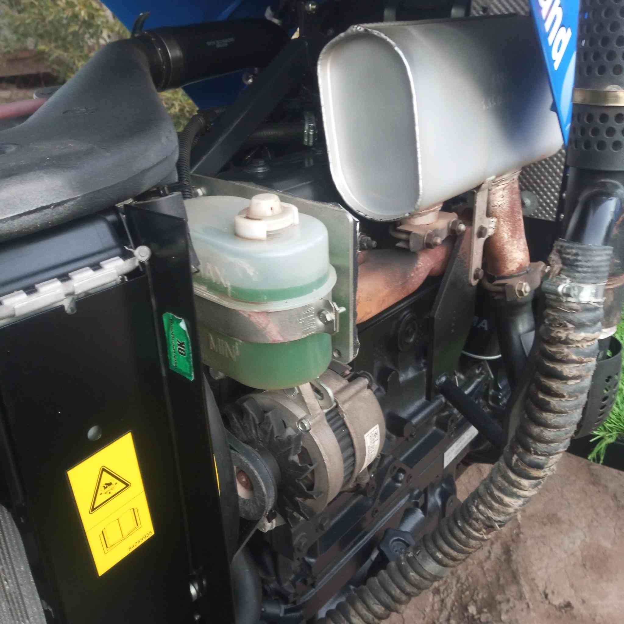 السلام عليكم ورحمه الله وبركاته للبيع نيو هولند موديل 24مشتغله شي قليل جدا تحويل  ثاني يوم
هزه وسنويه جديده العنوان بابل الحمزة الغربي 
***********

***********
