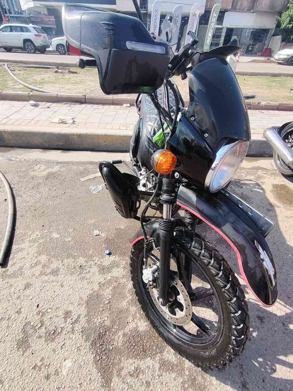 السلام عليكم اخوان
علا بركه الله
بوكسر موديل 2021 نازله بل 2022
مجفته وكاله يعني فول
الدراجه لون اسود
ما متعوبه كلش
رقم سنويه بغداد بأسمي تحويل ثاني يوم
ما بيه اي نقوصات
مكاني بغداد حي اور
السعر 2100 بيهه مجال بسيط حق جيتكم واني خادم

للتواصل ***********
متواجد واتساب و اتصال
