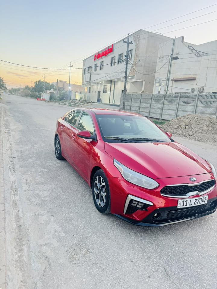 سلام عليكم مرخصت لادمن كيا فورتي 2020 رقم بغداد دولي بسمي حادثه جاملغ وبنيد
مكينه 2000 كير AT
سياره جاهز حداديه تبريد ثلج 
السياره ماشيه 90 

السعر.  120 وبيه مجال بسيط 

مكان سياره بابل قرب سيطره لاثار 

***********
