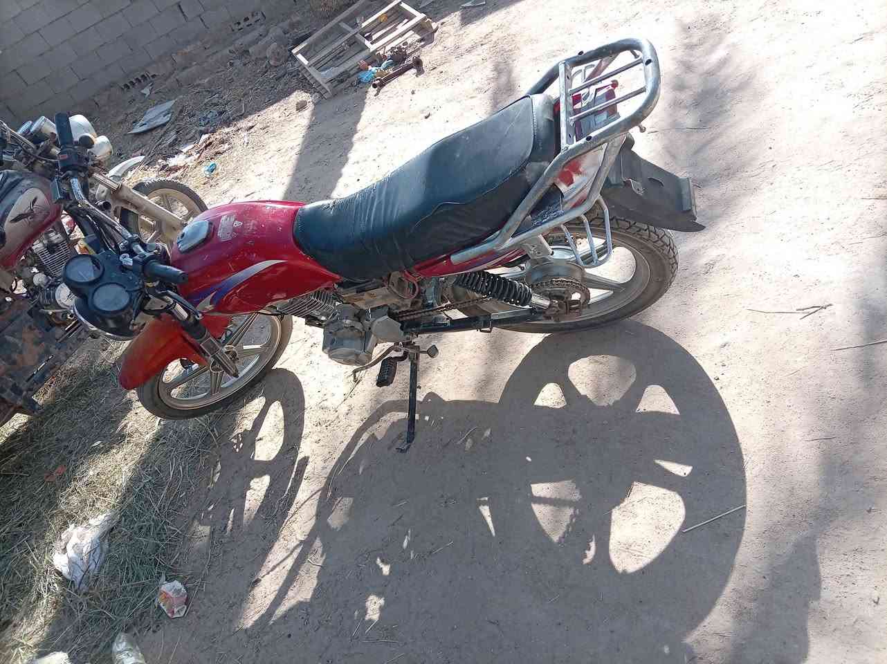 سلام عليكم دراجه كلك ديون 19 لبيع سعر 400 وبيه مجال مكاني طوريج خيرات قم هاتف ***********
