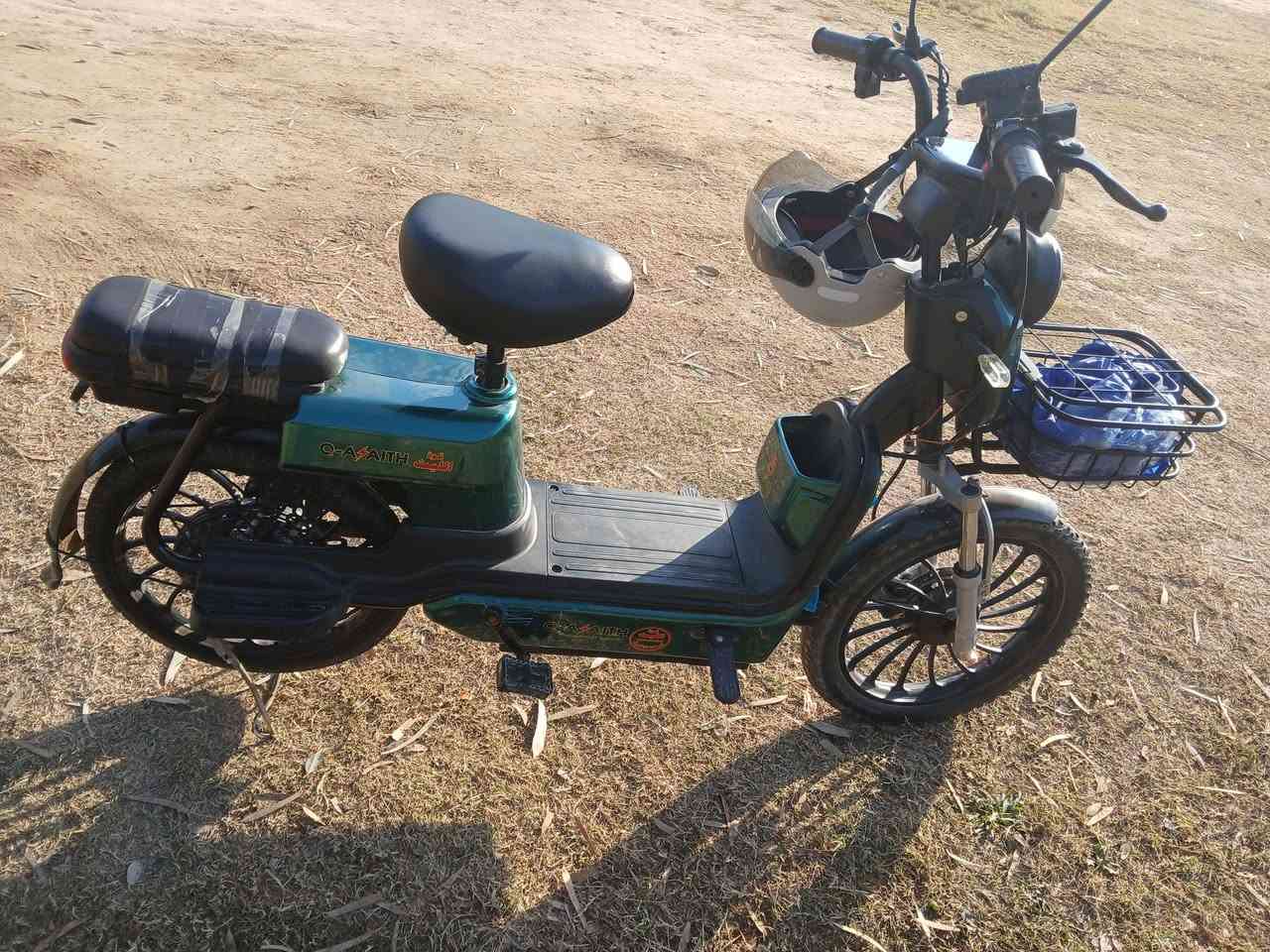 السلام عليكم للبيع بايسكل كهربائي حجم 20 وياه غراضه كامله بصمات 2خوذه شاحنه مامستخدم هواي سعره350قفل مكان جبله تواصل ع رقم ***********واتساب موجود
