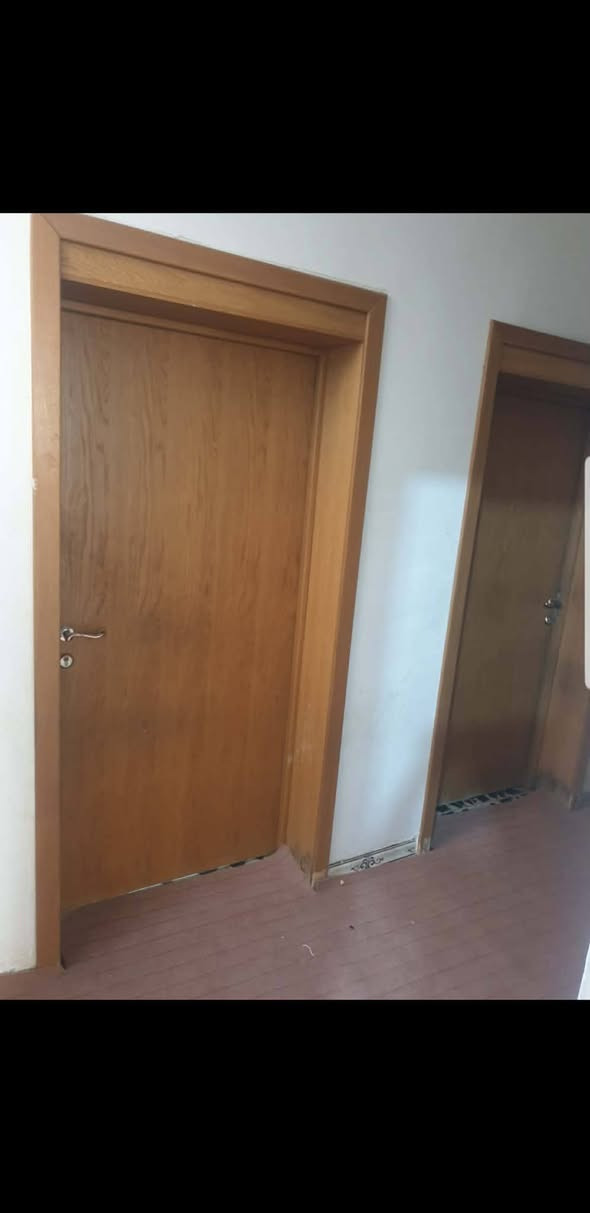 بيت بحي الفارس 200م ثاني بيت عن الركن مقابل حديقة بداية حي الفارس قرب محطة وقود الفارس موقع جيد جدا طابق 
واحد غرفتين و استقبال وصالة ومطبخ جبير صحيات داخلية خارجية والطابق الثاني غرفتين 
لاماميات مهیکلات فقط بدون سقف ماكامل الطابق الثاني سعر البيت 250 مليون مكتب الأوس للعقار ابو سجاد*********** ابو وائل *********** تفاوض مع صاحب البيت مباشر 
١٤:٦
