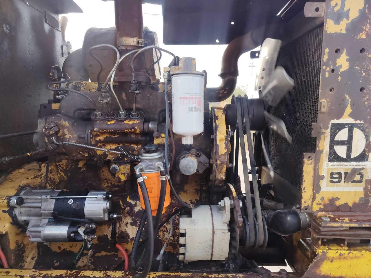 السلام عليكم شفل كتر بلر 910 محرك ناين ففتي 4سلندر محرك وكير مكفولات وبم تجفيت كامل جديد بريك الشفل جاهز للشغل  للاستفسار ***********
