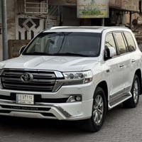 لاندكروز فطيمي • ٢٠١٧ • ١٠٥الف