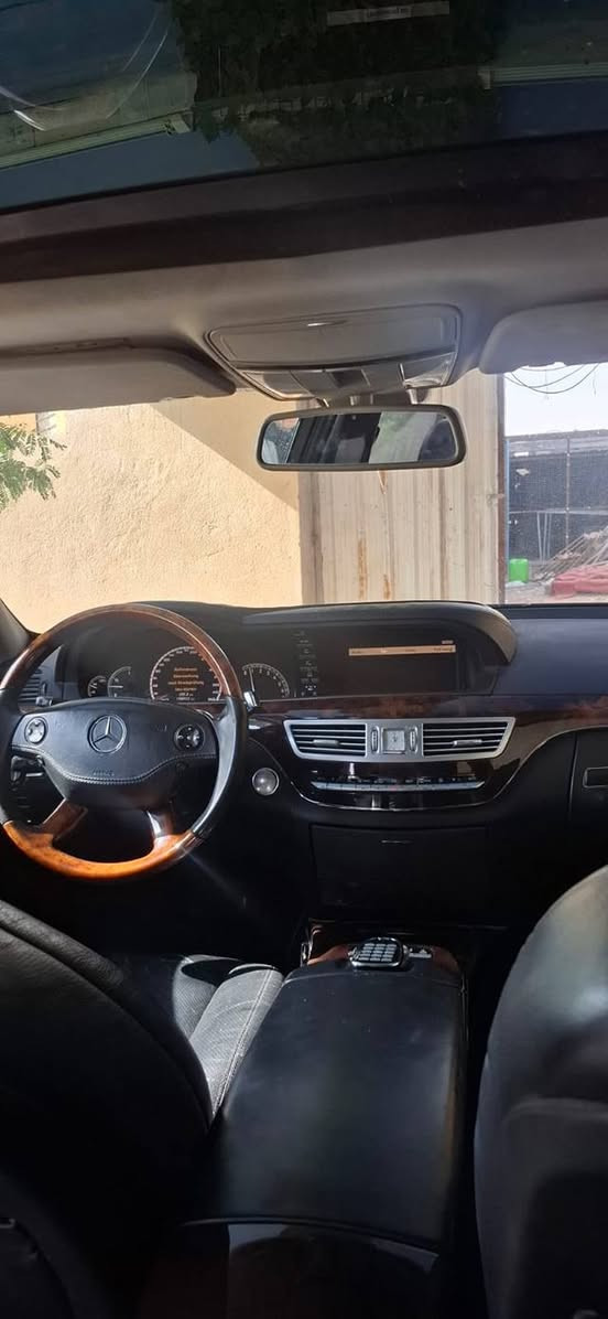 السلام عليك ٢٠١٠ سياره جدآ نظيفه كير مكينه كفاله جوبلاسات فيتبم جديد باتريات جدد فول ٣٥٠ للاستفسار 
***********
مكان السياره بصره
