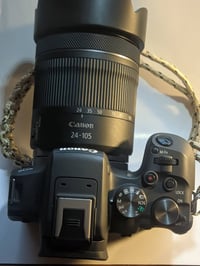 كانون R10 • كامل الملحقات • نظيف 100%