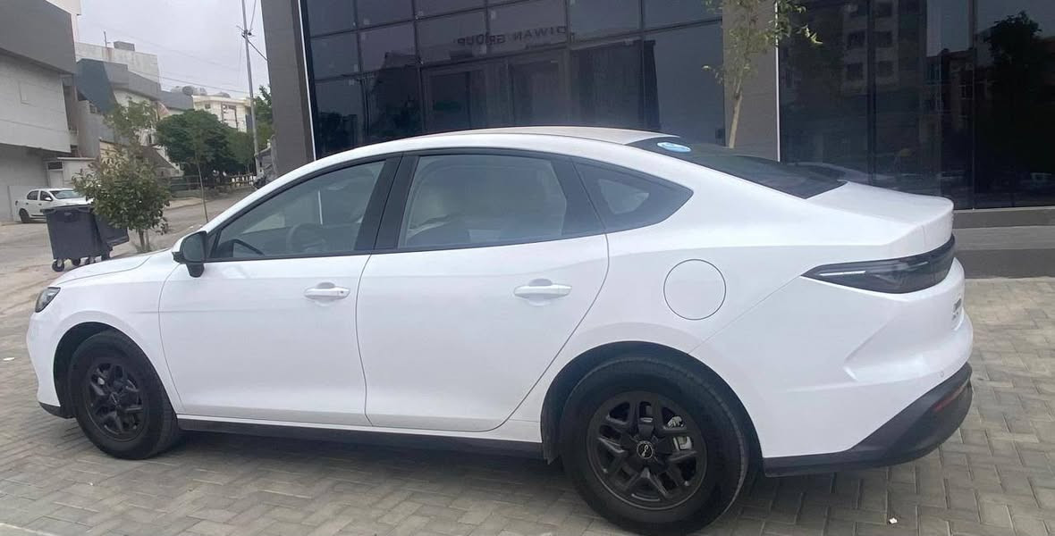 BYD 2025 SEAL 05 
چوار هەزار ڕۆشتوە ، وەک سفر وایە ، کوشنی ئەسڵی جلدی تێ گیراوە ، لە گەڵ گاعی سەردۆسە ، هیچی نیە ، بۆ نرخ پەیوەندی بکە ،تازە رەقەم کراوە ***********
