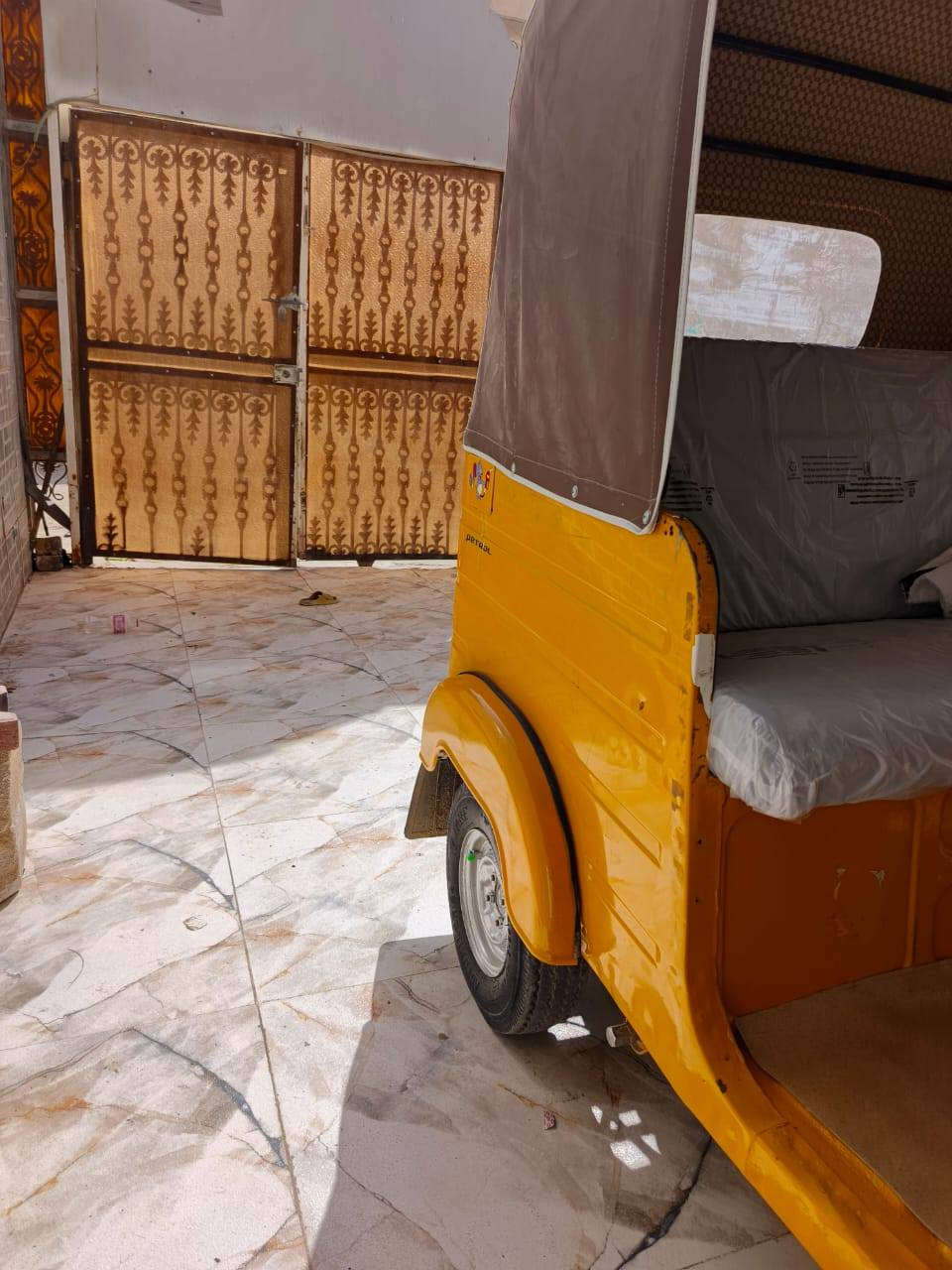 تك تك للبيع موديل 18 رقم  داخله بل19               ! نضيفه السعر خاص ***********
