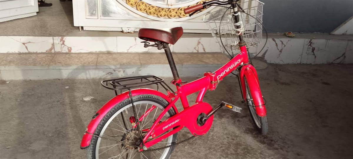 السلام عليكم اخوان بايسكل ياباني نظيف حجم 20 مكان بغداد السعر 50 الاتصال ***********
