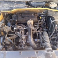 بيجو باص ١٥ بسمي بيه صبغ بل خشم مال بنيد والباقي مكفول تجي وشوف سياره ...