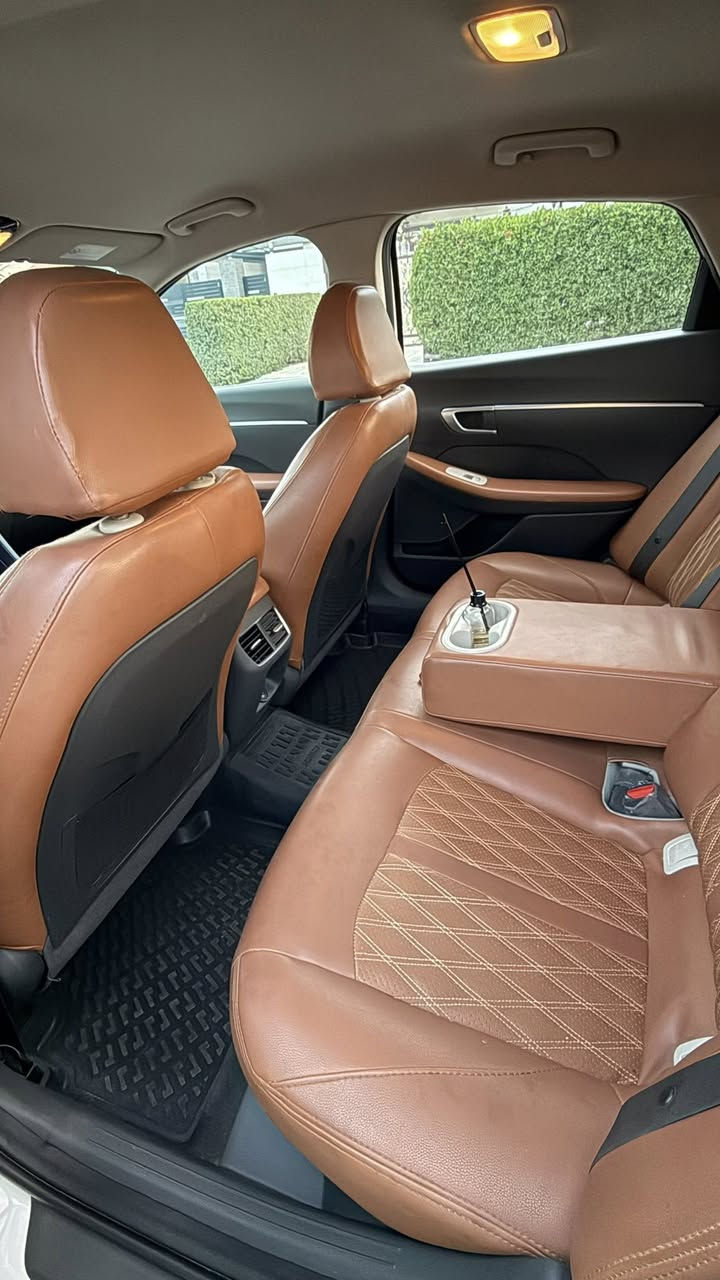 السلام عليكم
للبيع او المراوس
سوناتا موديل 2020 خليجي
ماشية : 41 Km حقيقي
المواصفات :
تحكم ستيرن جهتين 
شاشة اندرويد
كروز سرعة 
محرك 4 سلندر 2500
قطعتين تبريد 
اشاير بالمري 
لايت 3 عدسات بلادي مع تحكم ماطور صعود ونزول
كشنات جلد 
كير دكم 
حساسات خلفية وكامرا
ويل كب كروم 
مانع انزلاق 
دبل ايرباك 
ملاحظة: السياره خليجي جديدة وجاهزة ومابيها اي نقص
فقط بيها بارد كلش بسيط بالباب الخلفي
( السيارة رقمها بغداد وبأسمي)
العنوان : بغداد/ السيدية 
للتواصل ***********
