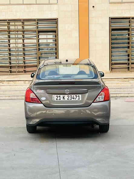 يالله سلام عليكم نيسان سني هندي 
بليته زركه موديل 19 مكفوله من صبغ 
بيها بارد مثل ماموضح بسونار
رقم سليمانيه بسم عربي شرط التحويل 
مكان سياره بغداد حي الجهاد او السيديه 
السعر 104 وبيها مجال بسيط 
ماشيه 117 كير محرك حداديه كفاله
***********
