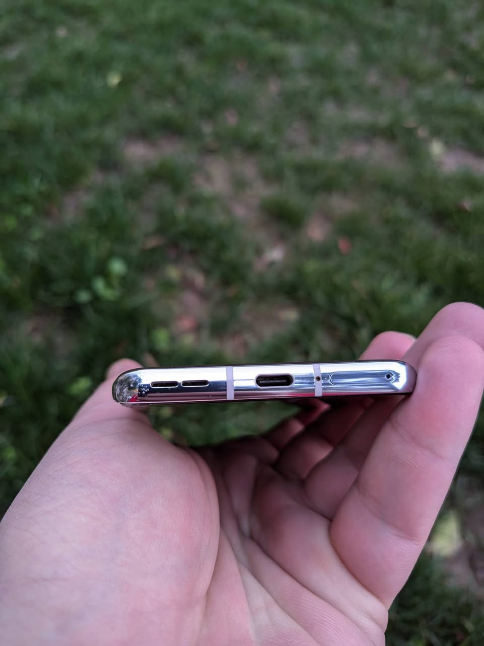 📱𝗢𝗻𝗲𝗣𝗹𝘂𝘀 𝟵 𝗣𝗿𝗼.
📱ون بلص 𝟵 برو.

❌❌❌بيع فقط❌❌❌

❗❗❗ الشاشة متضررة واللمس ما يشتغل بالكامل، بقية الجهاز بحالة ممتازة، بدون أي ملحقات غير كفر شفاف جديد، (تبديل شاشة فقط لا غير).❗❗❗

📱𝗟𝗧𝗣𝗢 𝗙𝗹𝘂𝗶𝗱𝟮 𝗔𝗠𝗢𝗟𝗘𝗗, 𝟭𝗕 𝗰𝗼𝗹𝗼𝗿𝘀, 𝟭𝟮𝟬𝗛𝘇, 𝗛𝗗𝗥𝟭𝟬+.
📱𝟲.𝟳 𝗶𝗻𝗰𝗵𝗲𝘀 , 𝗖𝗼𝗿𝗻𝗶𝗻𝗴 𝗚𝗼𝗿𝗶𝗹𝗹𝗮 𝗚𝗹𝗮𝘀𝘀 𝟱.
📱𝗦𝗻𝗮𝗽𝗱𝗿𝗮𝗴𝗼𝗻 𝟴𝟴𝟴 𝟱𝗚.
📱𝟭𝟮𝟴𝗚𝗕 𝟴𝗚𝗕 𝗥𝗔𝗠, 𝗨𝗙𝗦 𝟯.𝟭.
📱𝟰𝟴 𝗠𝗣 𝗢𝗜𝗦:
_𝟴 𝗠𝗣: 𝟯.𝟯𝘅 𝗼𝗽𝘁𝗶𝗰𝗮𝗹 𝘇𝗼𝗼𝗺.
_𝟱𝟬 𝗠𝗣: (𝘂𝗹𝘁𝗿𝗮𝘄𝗶𝗱𝗲).
_𝟮 𝗠𝗣: (𝗺𝗼𝗻𝗼𝗰𝗵𝗿𝗼𝗺𝗲).
_𝟴𝗞@𝟯𝟬𝗳𝗽𝘀, 𝟰𝗞@𝟯𝟬/𝟲𝟬/𝟭𝟮𝟬𝗳𝗽𝘀.
📱𝟭𝟲 𝗠𝗣, 𝗛𝗗𝗥.
📱𝘀𝘁𝗲𝗿𝗲𝗼 𝘀𝗽𝗲𝗮𝗸𝗲𝗿𝘀.
📱𝗙𝗶𝗻𝗴𝗲𝗿𝗽𝗿𝗶𝗻𝘁 (𝘂𝗻𝗱𝗲𝗿 𝗱𝗶𝘀𝗽𝗹𝗮𝘆).
📱𝟰𝟱𝟬𝟬 𝗺𝗔𝗵:
_𝟲𝟱𝗪 𝘄𝗶𝗿𝗲𝗱.
_𝟱𝟬𝗪 𝘄𝗶𝗿𝗲𝗹𝗲𝘀𝘀.
_𝟱𝗪 𝗿𝗲𝘃𝗲𝗿𝘀𝗲 𝘄𝗶𝗿𝗲𝗹𝗲𝘀𝘀.

 💰 السعر؟ إنطيني سعر مناسب وآني أتواصل وياك عالخاص.


**إذا كنت صاحب هذا الإعلان وتريد حذفه لأي سبب، رجاءا أرسل رسالة إلى الدعم الفني**