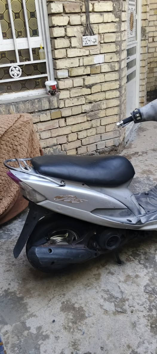 سلام عليكم دراجه ماكس منغولي كلش كلش نضيفه وختم واحد من طول الطول مكينه مامفتوحه ابد نعومه فوال سلف وهندر نص نكره تشتغل كهربايات كاملة تايرات جدد شلعه ومعدل فوال سعره 550 وبيه مجال رقمي *********** عنواني بغداد مدينة صدر ❤️
