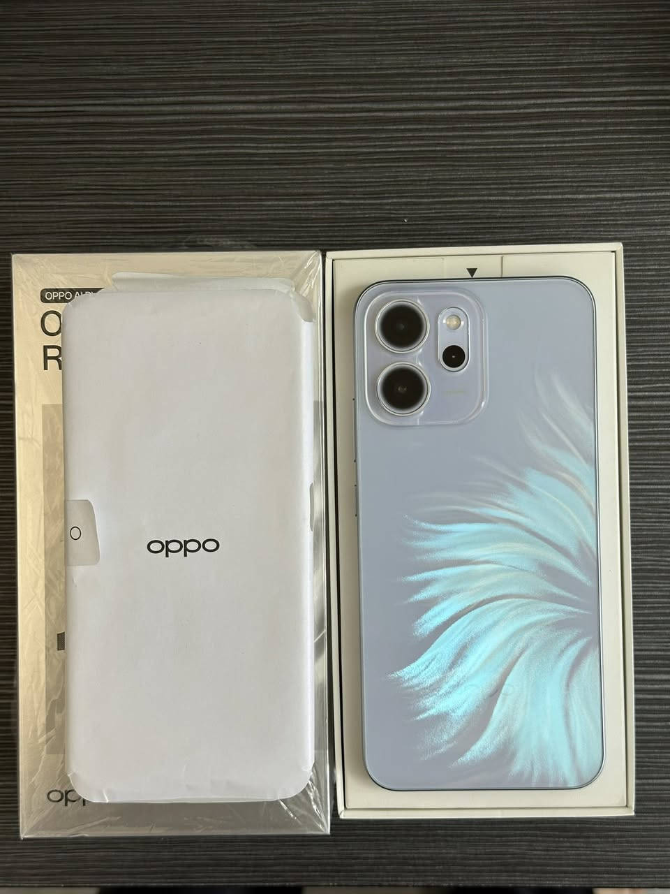للبيع جهاز oppo Reno 14 F5g غير مستخدم فقط فتحة الكارتونة 

على وضع الشركة 

غراض على وضع الشركة 

 12GB -512GB ذاكرة 

تصوير تحت الماء 10 امتار غني عن التعريف 

سعر الجديد 520 الف 

سعر البيع 425 الف

*********** واتساب
