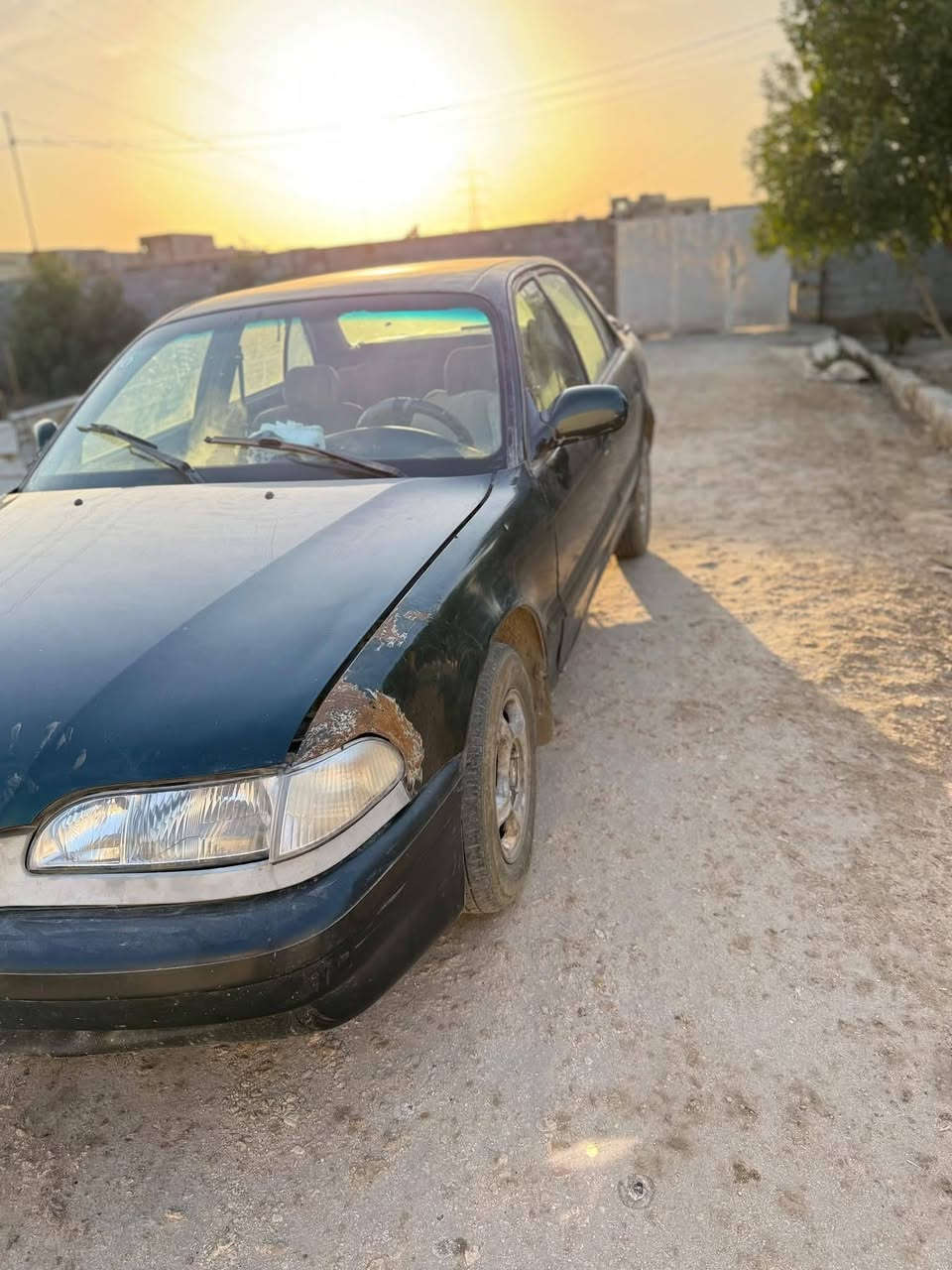 سوناتا 2 موديل 95 بيه ظربه
بالجاملغ وقليل من الباب 
الكير مشكلة على الثالث
محرك جديد حاويه 
السعر 27
الشراب يتصل 
***********
