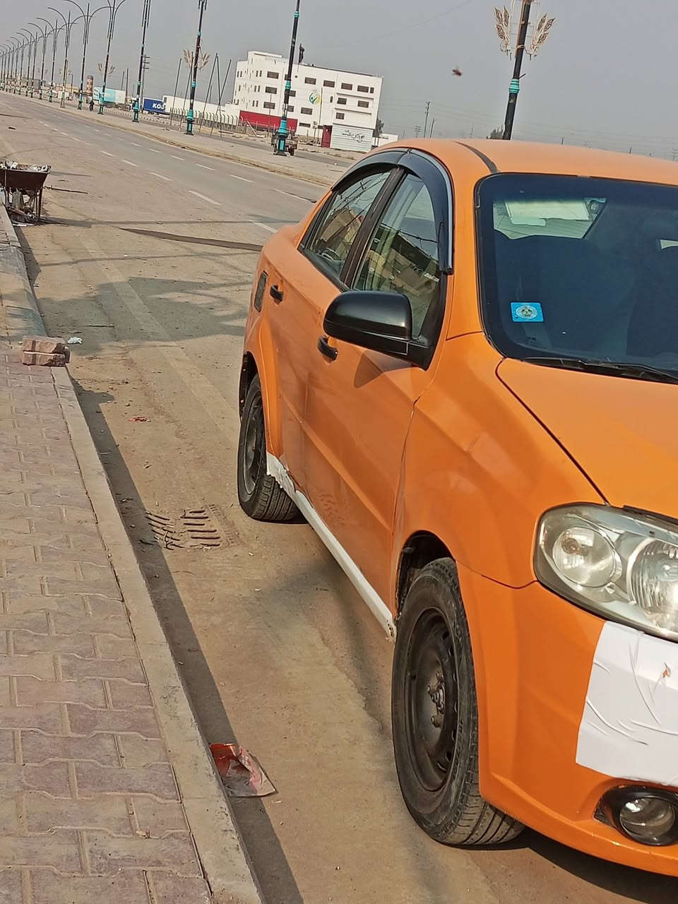 افيو اجره للبيع سياره جاهزه من كلشي تخم تاير كير ومكينه تبريد ثلج حداديه جاهزه مصفره هيئه وغرامات ارقام نكليزي  بائسمي كير عادي مديل 2008سعر 48وبيه مجال مكانه واسط كوت للستفسار اتصل على ***********
