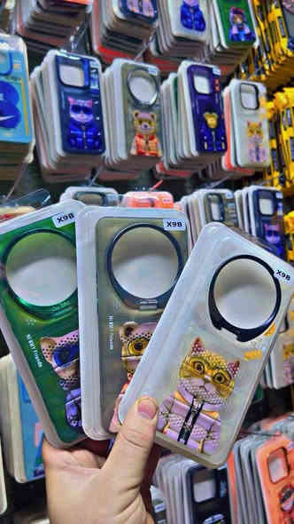 عرض خاص ارخص من سعر الجمله احدث انواع الكفرات سعرالكفر 400 دينار ملاحضه جمله فقط توصيل لجميع المحافضات ***********
