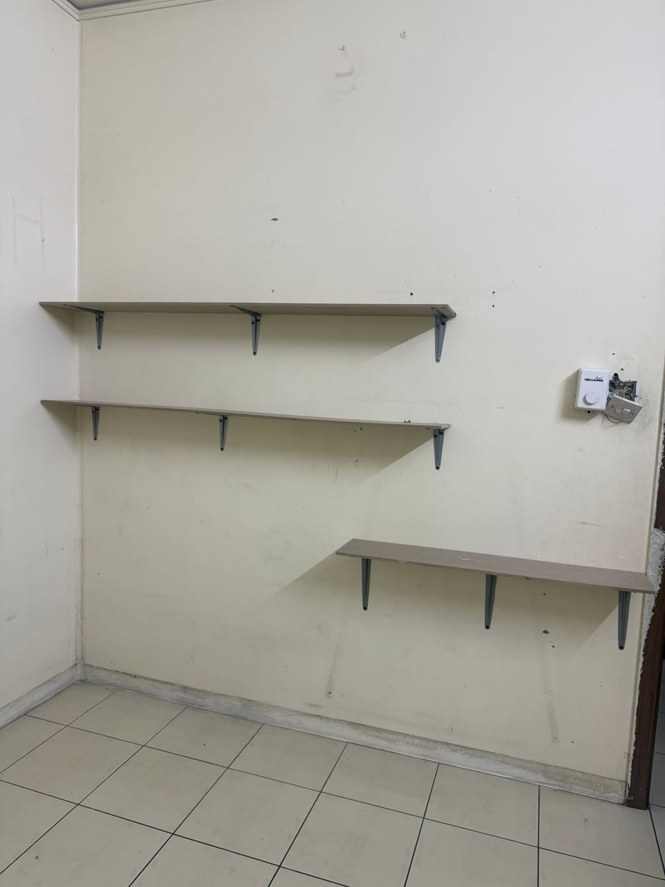 سبالت ثنين للبيع 
واحد يحتاجلة غاز والثاني نظيف جدا فول تبريد 
ورفوف للبيع


**إذا كنت صاحب هذا الإعلان وتريد حذفه لأي سبب، رجاءا أرسل رسالة إلى الدعم الفني**