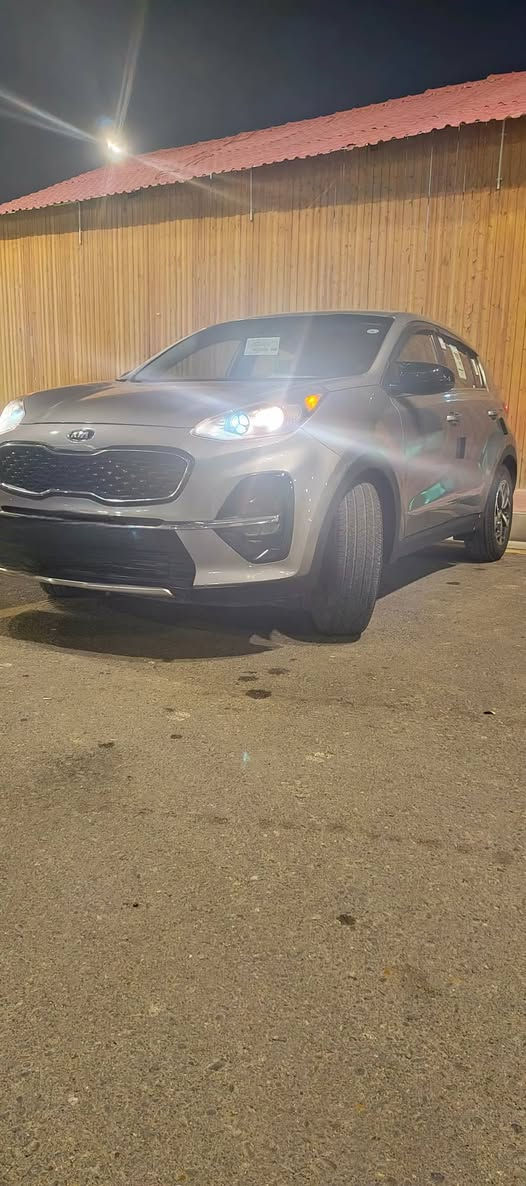 سلام عليكم 
سبورتج 2020 للبيع 
وارد امريكي 
حادثها چاملغ وشوية من الباب عكس السايق 
بدون ايرباك ضربة سطحيه
رقم اربيل 
شاشة تدعم كار بلاي وكامرة
رادار امامي 
تحكم جهتين
قطعتين تبريد
درايڤ مود سبورت وايكو ونورمال
مانع انحدار
سيارة جدا نظيفه كير ومحرك مكفول 100٪
مكان السيارة بغداد حي جهاد
السعر 160 بيهت مجال بسيط
***********
