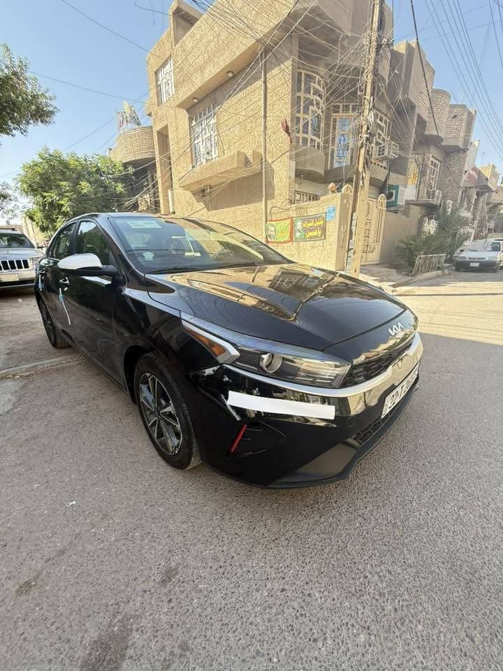 سلام عليكم        139 وبيه مجال
                        كيا فورتي 2024 أمريكي 
  حادثه قطعه وحده فقط جاملغ امامي وشرط السونر 
                           🛩️الكير كفاله من الفتح 
                          🛩️المحرك كفاله من الفتح  
                           🛩️المحرك 2000 دوش 
                                  الصدر زيرو 
                           🧊 التبريد زيرو 
                        🛞التايرات تخم تاير جديد 
               السياره  كفاله عامه عدى الجاملغ 
                             باسمي شخصياً 
        رقم اربيل الجديد  تريد وكاله او تحويل ثاني يوم 
      هزه والسنويه جديدات السياره مابيه نقص ابد ابد
                             دوشمه لايلون 
                          كاعيات جديدات 
                      السياره ماشيه 32 الف  
        نص فول  رادار تحكم ستيرن شاشه كبيره كار بلي وبلوتوث     السياره جاهزه جاهزه  
                 السياره مكانه بغداد المشتل 
      وسعره ب139 ورقه وبيه مجال حك الجيه والعمله 
             *********** اخوكم مؤمل حسين
