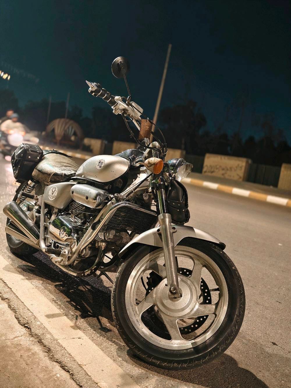 هوندا ماكنه 250 نضافه فول كفاله عامه كير محرك ضفيره ماشيه 29الف مكاني كوت الدراجه رقمه بصره مستلم سنويه فقط لوحات بعدهن مامطبوعات للاستفسار أكثر اتصل ***********
شنو موديل الدراجة وسنة الصنع؟: 
94
وين موقعك لليحب يشوفها شخصيًا؟: 
كوت حي الحوراء
هل تحتاج الدراجة لأي تصليحات؟: 
لا
كم ماشية الدراجة لحد الآن؟: 
29الف
هل توجد أوراق ملكية وتأمين للدراجة؟: 
سنويه 