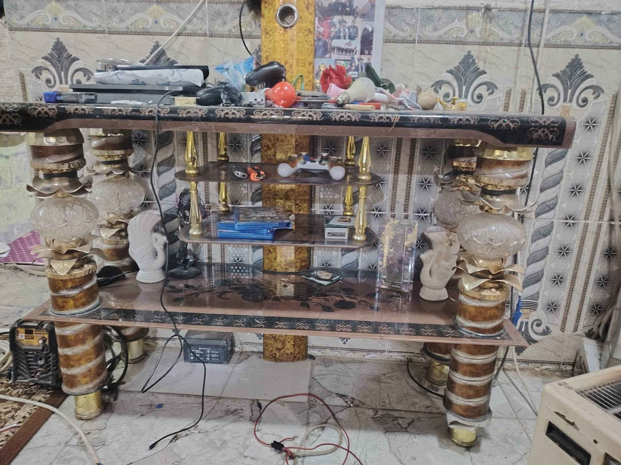 ميز بلازمه نضيف ما بي شي السعر 40العنوان البصره المشراق الجديد الرقم ***********
