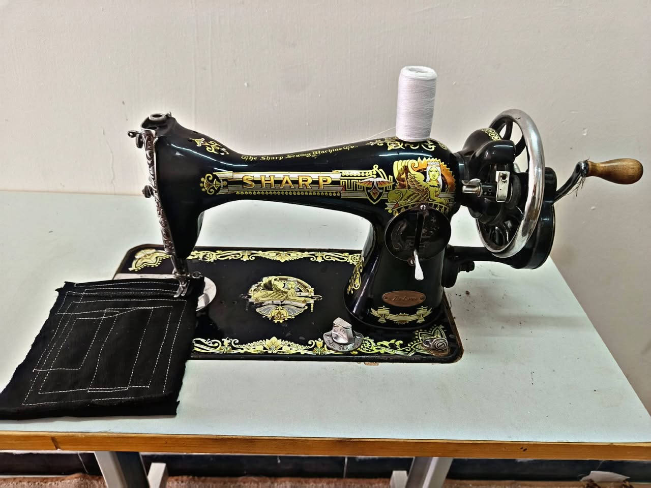 مكينة خياطة ام الفراشة الاصلية يدوية بدون كهرباء خياطهه كلش حلو و تخيط جميع انواع الاقمشة للبيع 

السعر : مع الميز 90 الف 
         بدون ميز 65 الف 

يوجد توصيل لكل المحافظات

للاستفسار والحجز راسلونا على خاص 
او الواتساب  *********** 

https://wa.me/9647762422906
