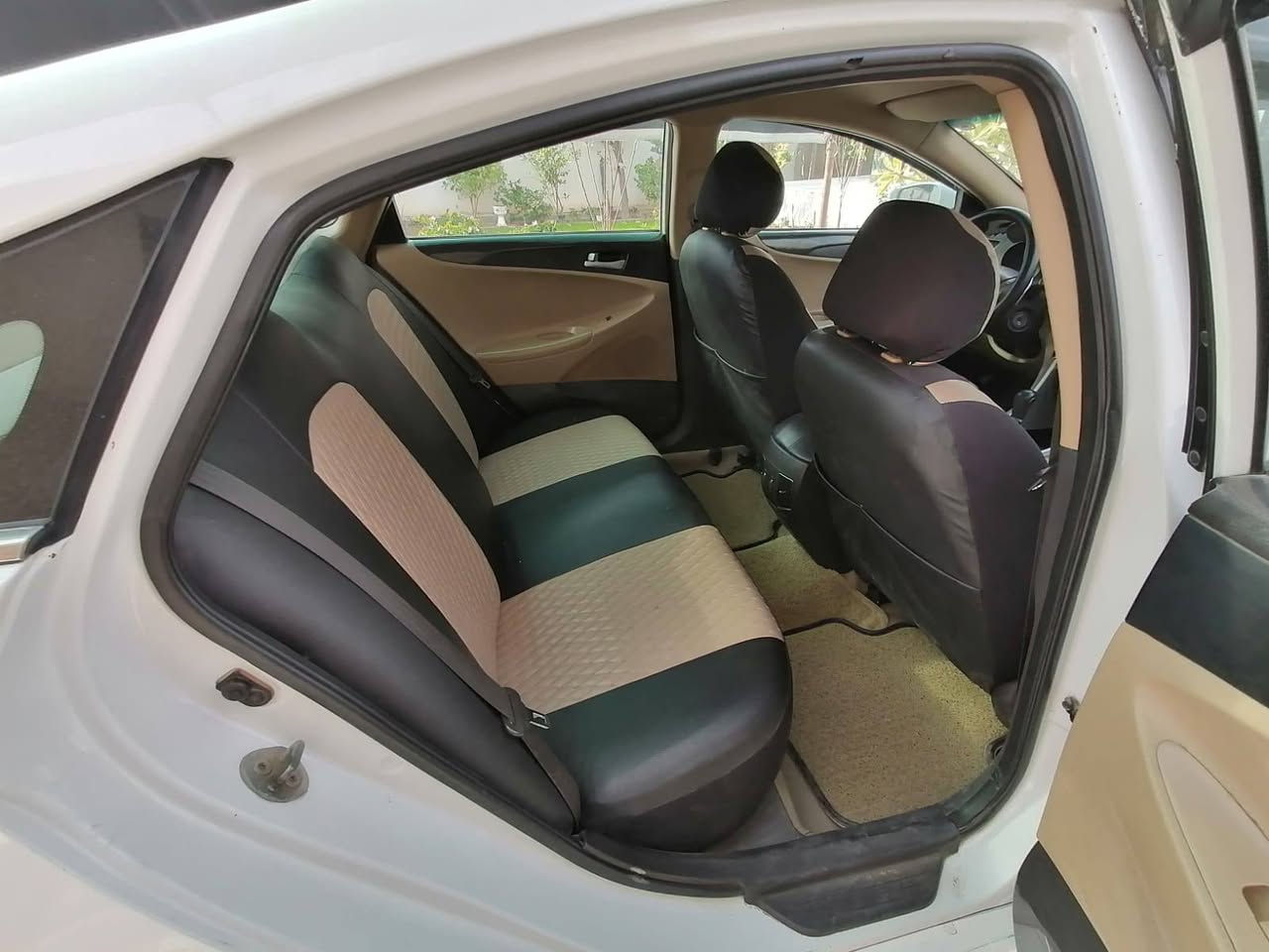 سوناتا 12 محرك2400 دوش خليجي بيها رصعه في باب السائق معدله على على البارد السياره نظيفه محرك بدلت بيه كاز كيت قبل فتره قصيره رقمها شمالي اربيل باسمي. تحويل ثاني يوم… السعر 125 وبيه مجال 
الحبانيه ‏‪***********‬‏
