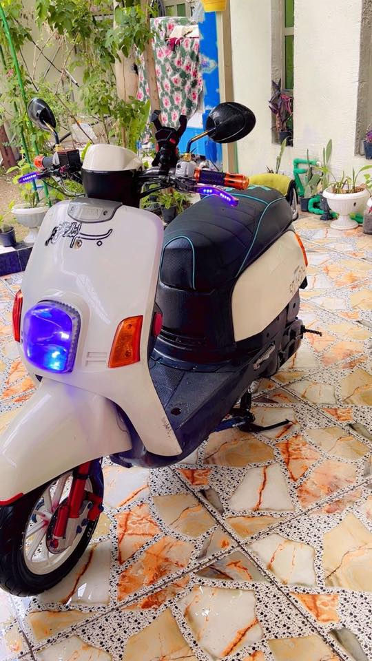 بوليس للبيع
ماطور نضيف حيل
كلشي مناقصه بس تشغل وتطلع
بوشه 55
الماطور مرتب وعليه تزويد 
السعر 550
 للاستفسار 
***********
