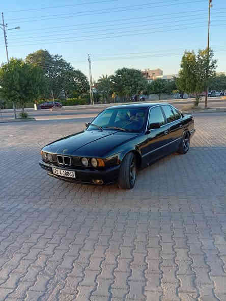 سلام عليكم بي ام موديل 90  
اصل وفصل 525 فول اوتوماتيك🇩🇪 ✈️
سليمانيه شرط التحويل  رقم وسنويه جديد 
سياره صدر امامي خلفي جديد تخم تاير وياله رياضي شنايزر ارضيه جلد دوشمه كشنات لايتات عالي ناصي رباعي سكن  ماسحات  جام امامي كهربا مسجل 🎧 بلوتوث سستم صوت بريك  ARS  الكيجات كلها شغاله كلشي يلدشبول 👍
وضعيتين قياده سبورت🔥 سباق قياده ايكو شغال  

نواقص السياره تبريد حار بارد شغال لاكن بيهم ضعف 
والسنتر لك مايشتغل لاكن كل البيبان شغالات 
وبيها لاستيك ولف فقط غير هذني ماكو 

سعرها جدا مناسب 43 وبيها مجال 

مكان السياره ديالى قضاء خانقين 

صاحبها يمي وشرط التحويل 

‏‪0778 181 9539‬‏ 

خاص ماجاوبك ولا تدخلي عل وتساب 

اتصل تشلع عيوني
