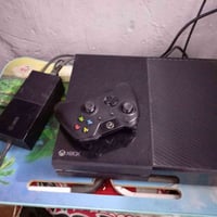 اكسبوكس ون • ٥٠٠جيجا • جويستك ما يشتغل